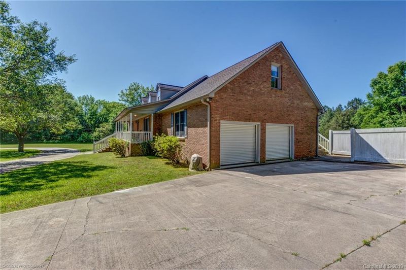 733 Mountain Lakes Rd, Chester, SC 29706