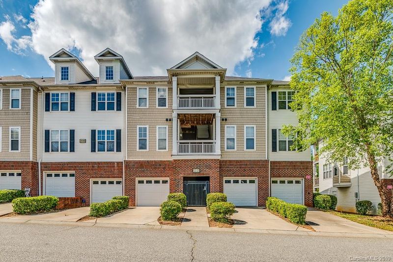 3144 Walnut Park Dr, Charlotte, NC 28262