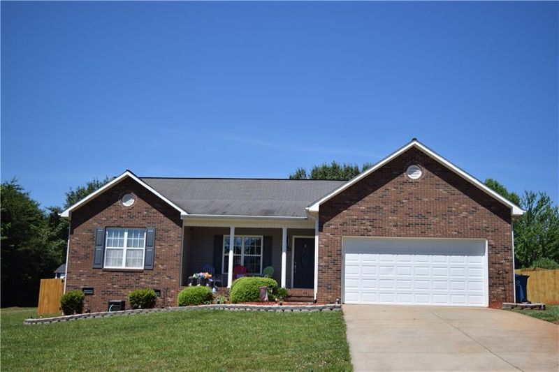 4854 Gateway Dr, Claremont, NC 28610