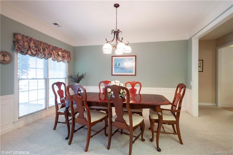 7406 Ridgefield Dr, Charlotte, NC 28269