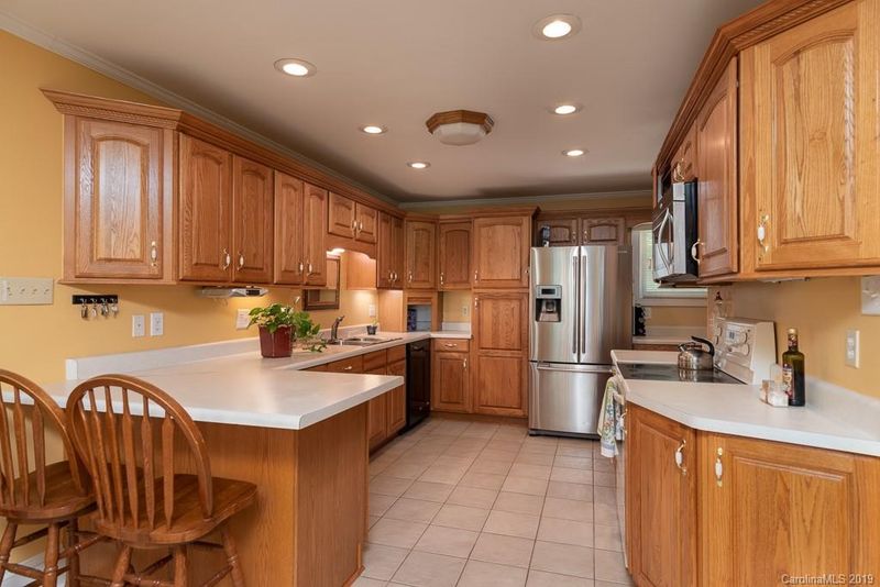 8232 Old Plank Rd, Charlotte, NC 28216