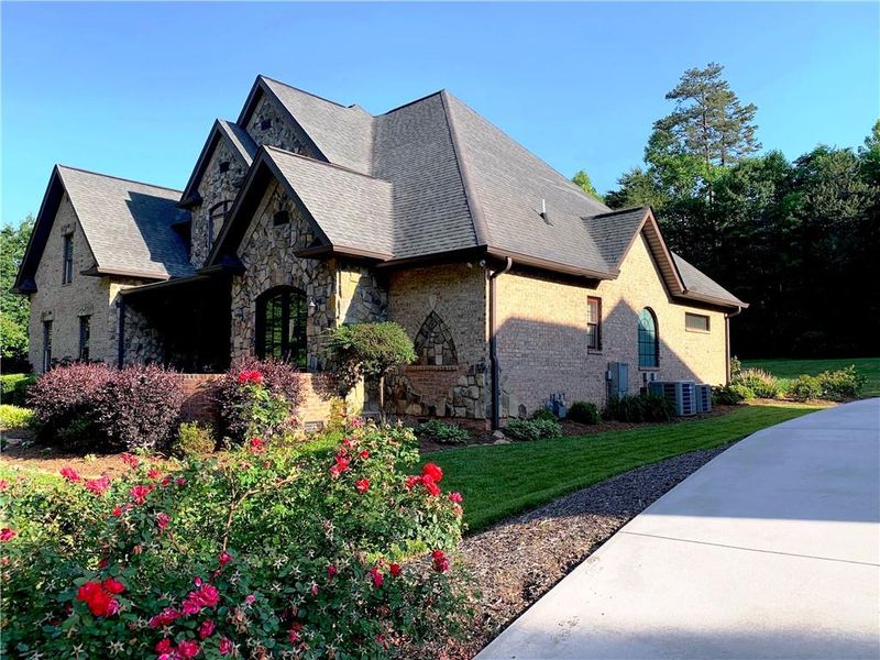 503 7th Street Pl NE, Conover, NC 28613