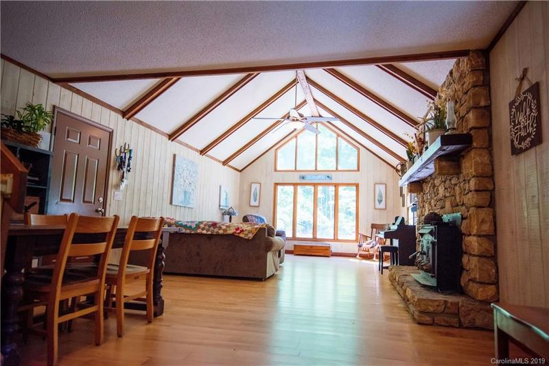 322 Da Lowe Rd, Alexis, NC 28006