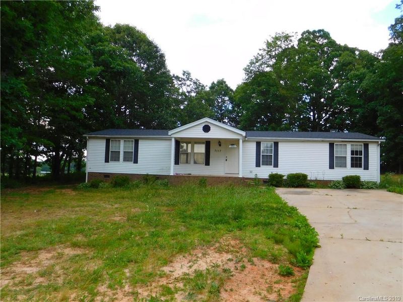 7117 Maple Glen Dr, Catawba, NC 28609