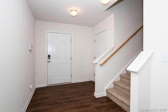 2410 Dewey Creek Ln, Charlotte, NC 28216