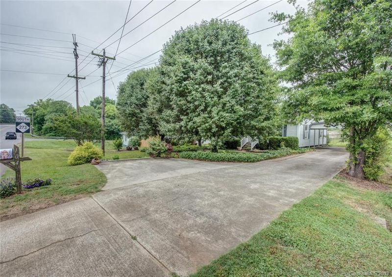 104 Keener Blvd, Belmont, NC 28012