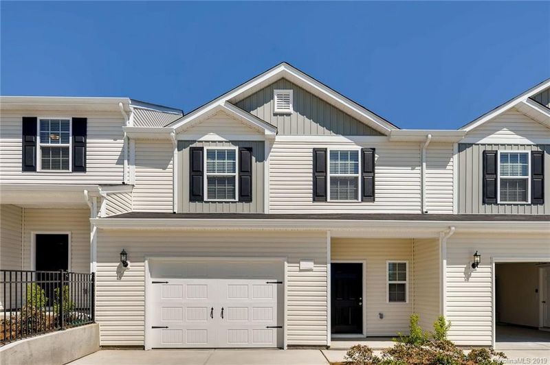 3328 Ellingford Rd, Charlotte, NC 28214