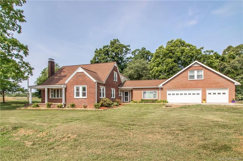 407 Mullis Rd, Harmony, NC 28634
