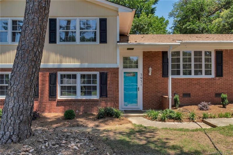 5931 Charing Pl, Charlotte, NC 28211