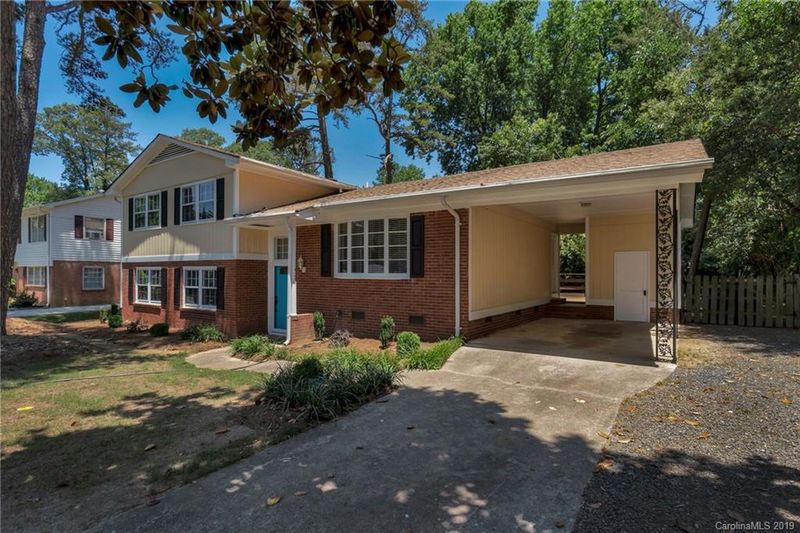 5931 Charing Pl, Charlotte, NC 28211