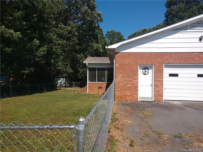 2001 Moose Rd, Kannapolis, NC 28083