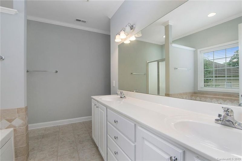 111 Covey Ln, Troutman, NC 28166