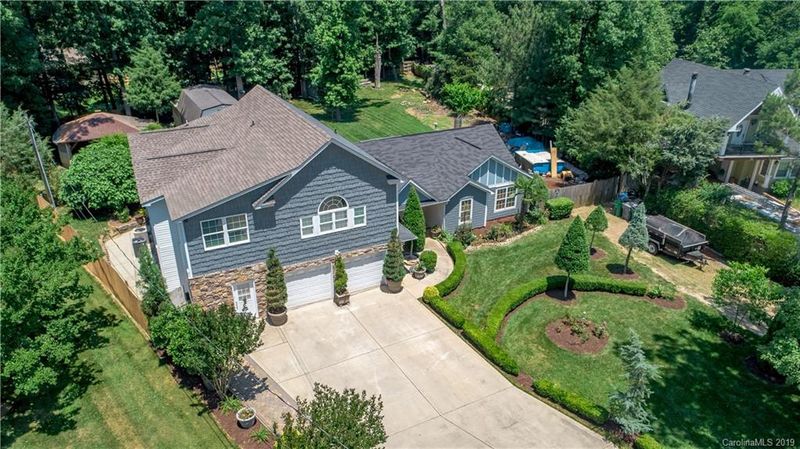707 Gray Dr, Charlotte, NC 28213