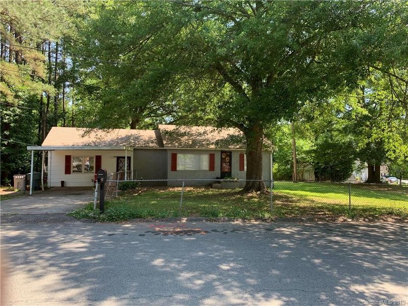 2555 Amber Crest Dr, Gastonia, NC 28052