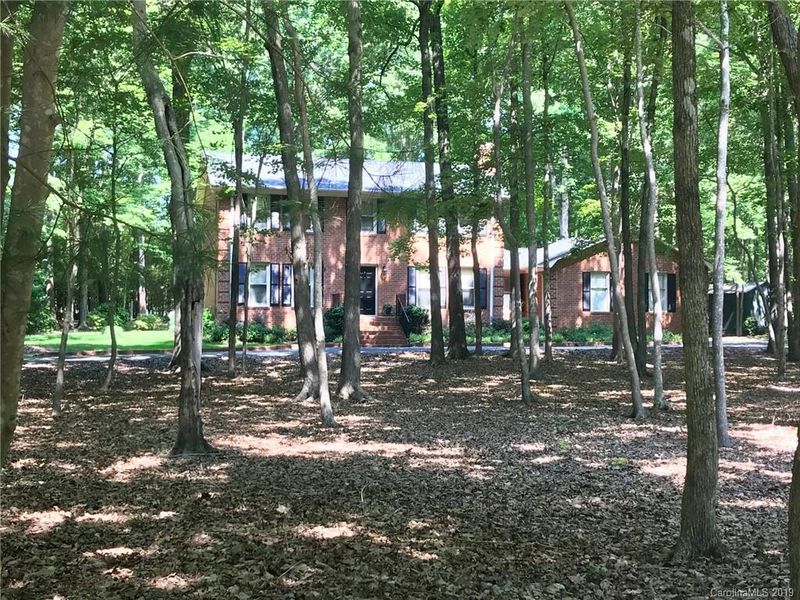 6901 Tree Hill Rd, Matthews, NC 28104