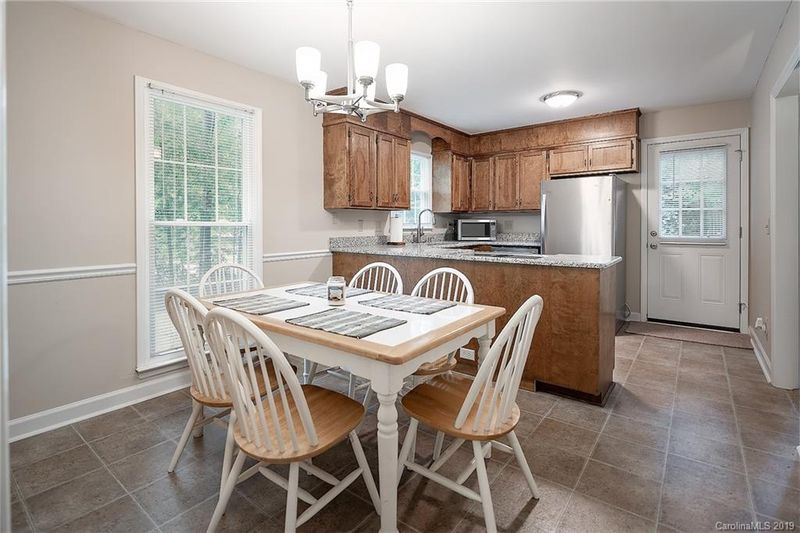 6313 Grove Park Blvd, Charlotte, NC 28215
