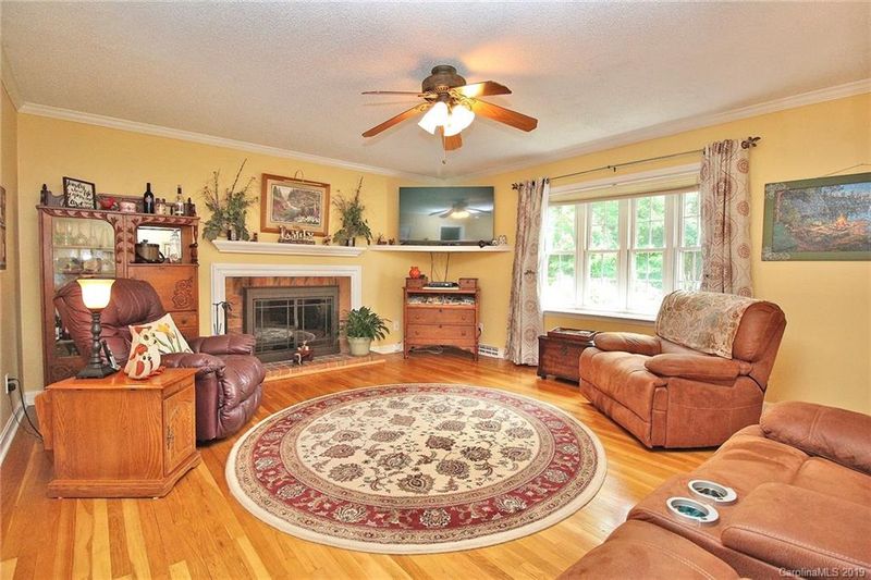 2450 Redbud Dr, Gastonia, NC 28056