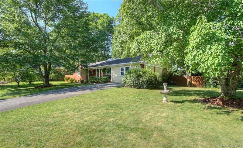 5316 Cheval Pl, Charlotte, NC 28205