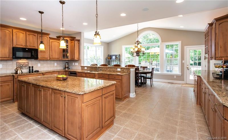 3001 Taviston Dr, Waxhaw, NC 28173