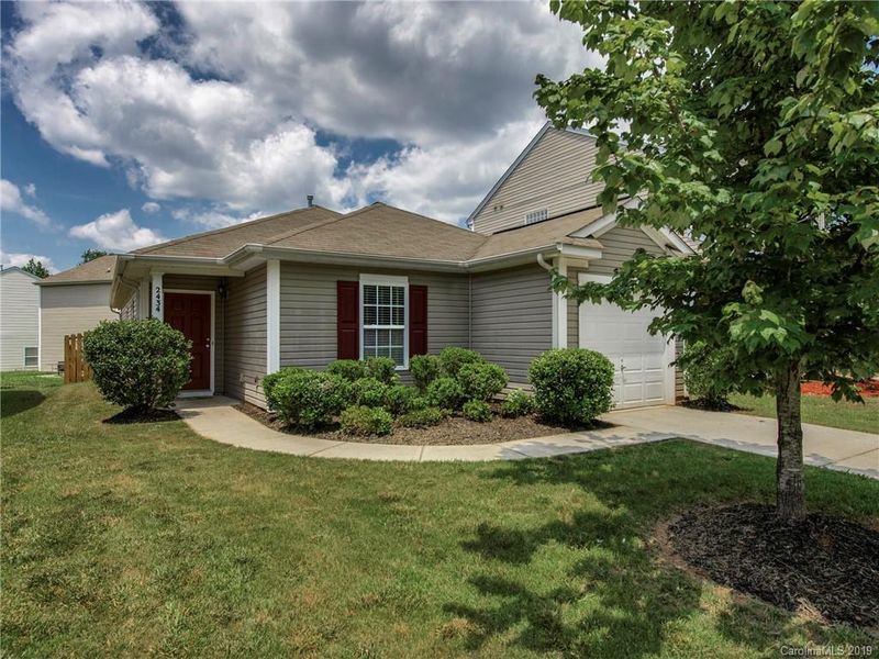 2434 Buckleigh Dr, Charlotte, NC 28215