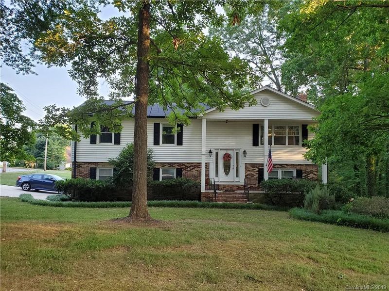 2107 Foxhunt Dr, Gastonia, NC 28054
