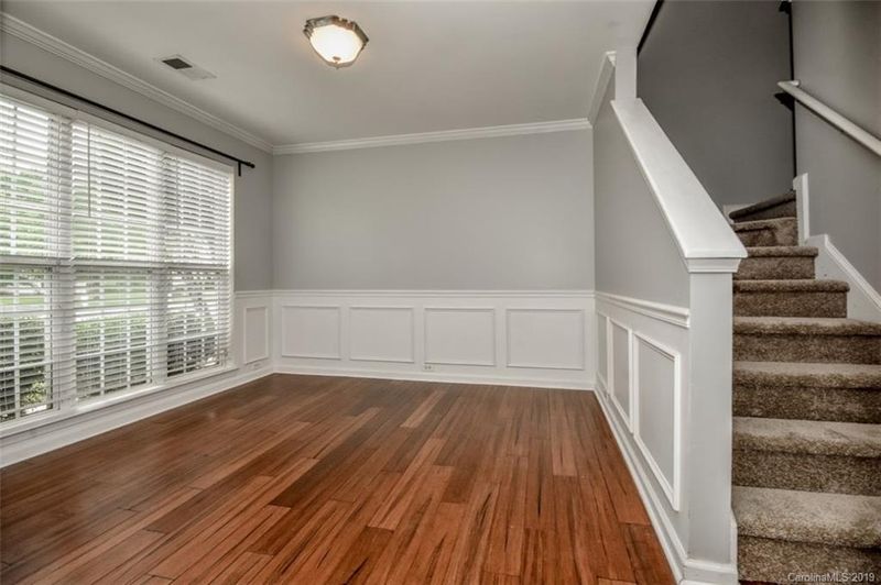 9609 Chastain Walk Dr, Charlotte, NC 28216