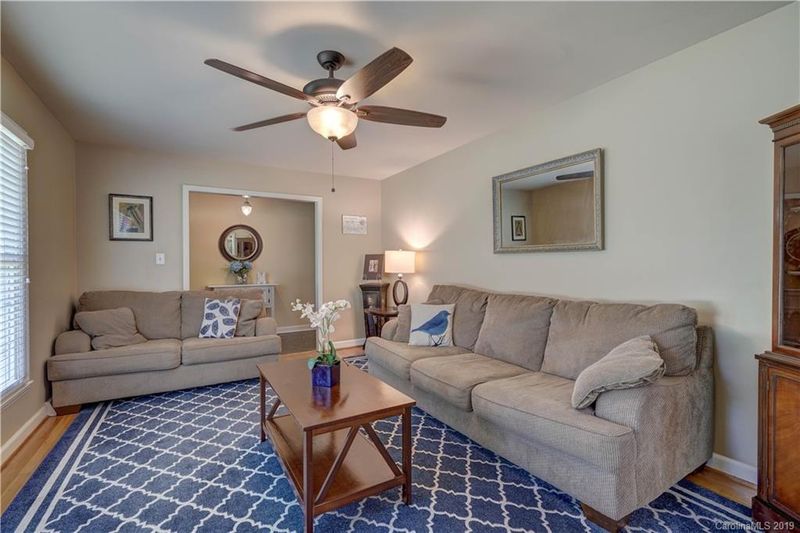 5612 Lansing Dr, Charlotte, NC 28270