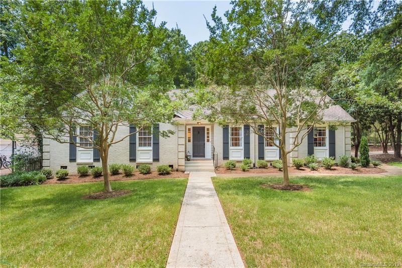 6100 Sharon Hills Rd, Charlotte, NC 28210