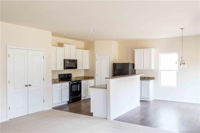 4118 Munson Dr, Charlotte, NC 28215