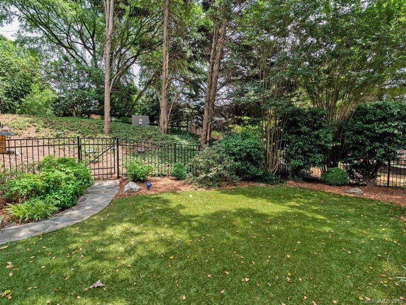 9501 Deer Spring Ln, Charlotte, NC 28210
