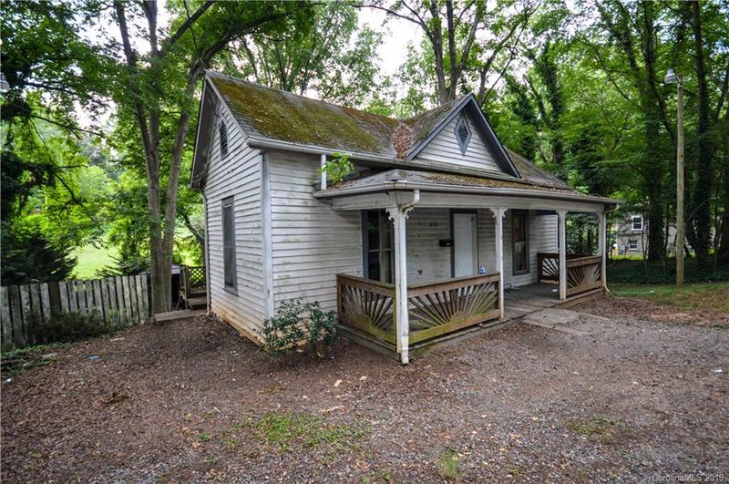 415 Sharpe St, Statesville, NC 28677