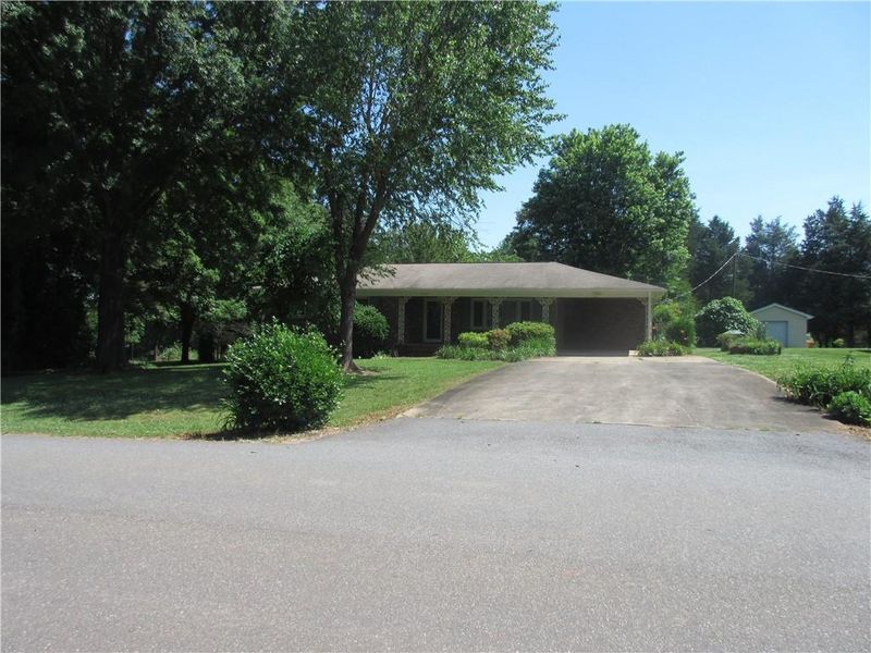 3960 Lai Ber Dr, Conover, NC 28613