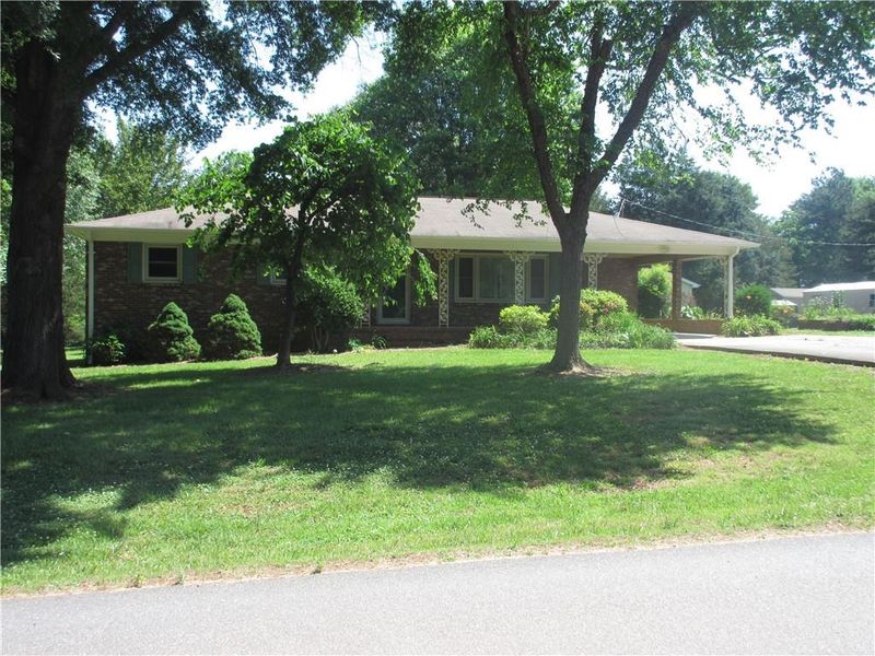 3960 Lai Ber Dr, Conover, NC 28613