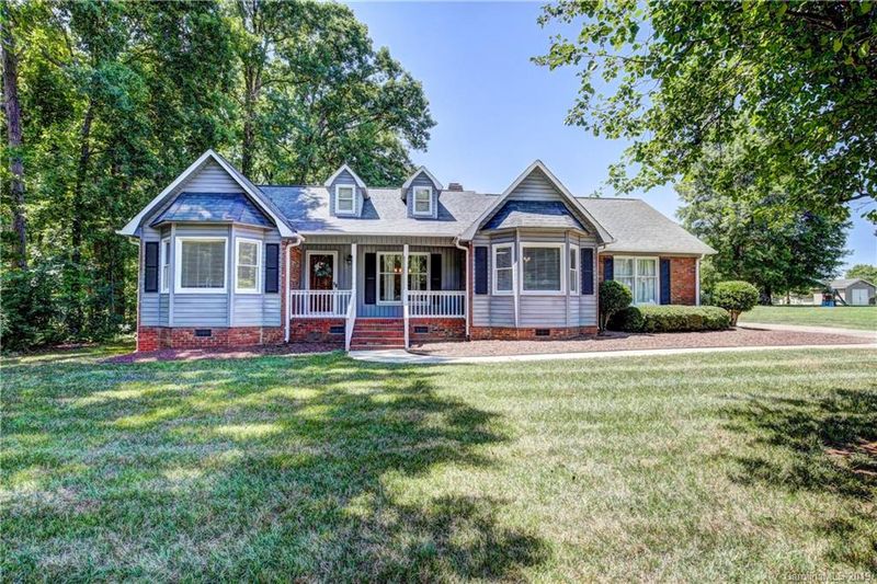 1611 Hunter Oak Ln, Monroe, NC 28110