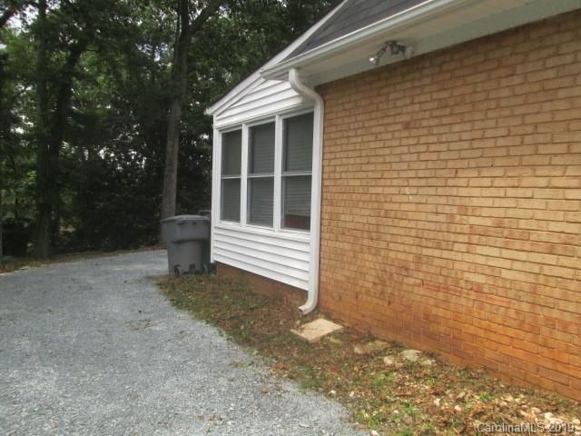 1055 Mclaughlin Dr, Charlotte, NC 28212