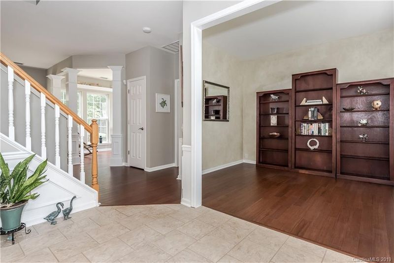 5849 Cambridge Bay Dr, Charlotte, NC 28269