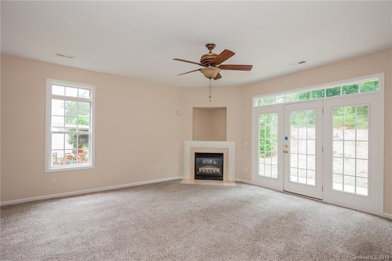 6116 Raisin Tree Ln, Charlotte, NC 28215