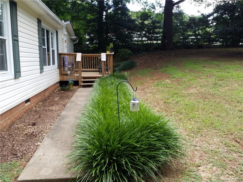 11701 Forestwinds Ln, Charlotte, NC 28216