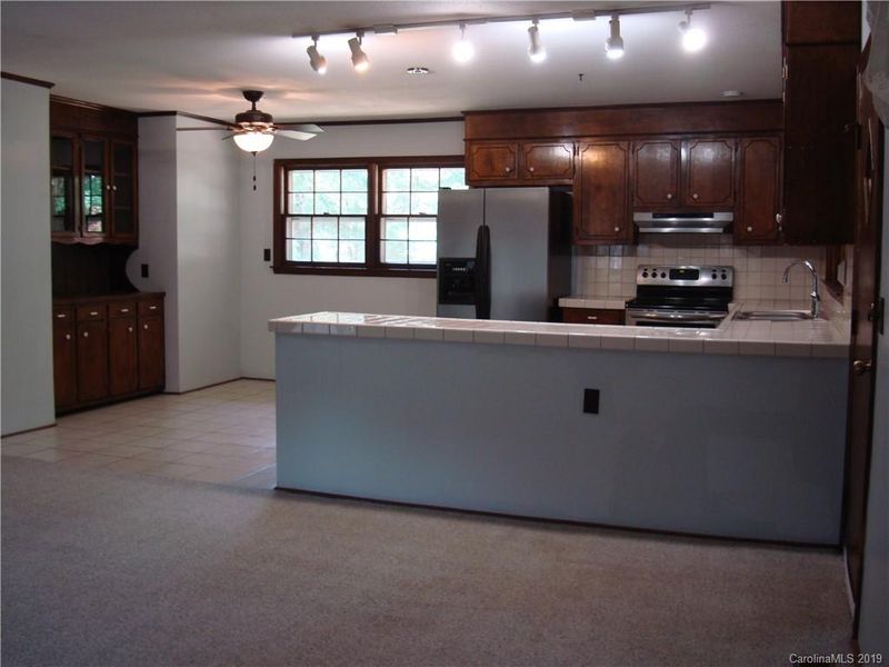 1572 Sandy Ln, Lincolnton, NC 28092