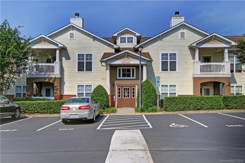 16646 Amberside Rd, Cornelius, NC 28031