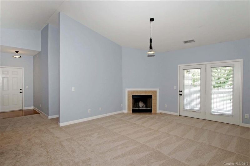 16646 Amberside Rd, Cornelius, NC 28031
