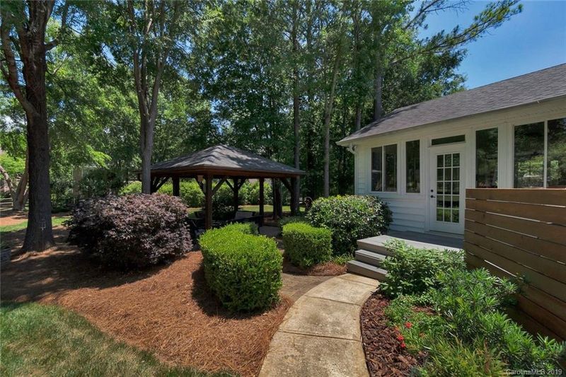 5218 Addington Ct, Charlotte, NC 28277
