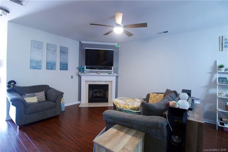 3938 Glenlea Commons Dr, Charlotte, NC 28216
