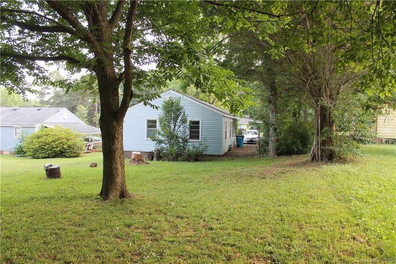 207 Crescent Dr, Bessemer City, NC 28016