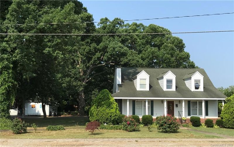 320 S Main St, Stanley, NC 28164
