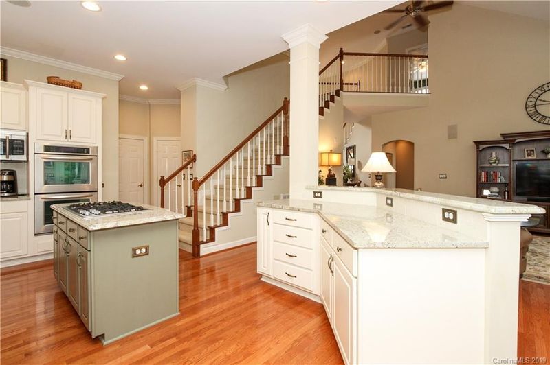 9916 Devonshire Dr, Huntersville, NC 28078