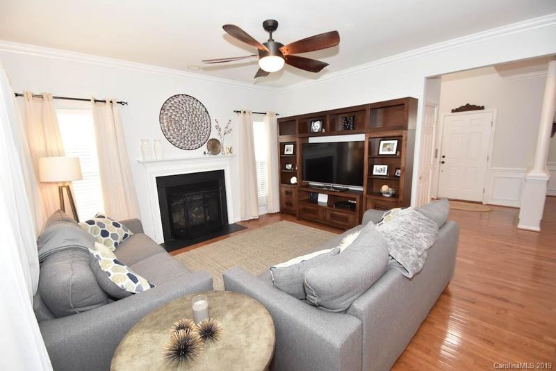 148 Doby Creek Ct, Fort Mill, SC 29715