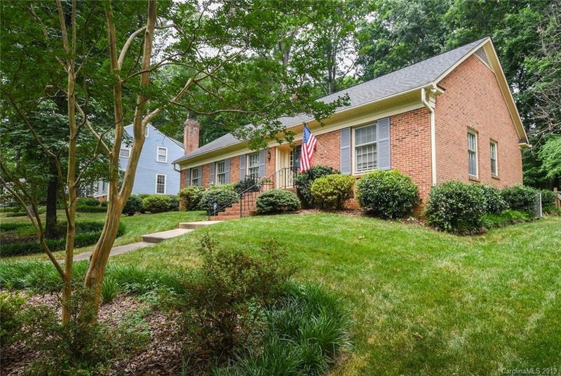 611 King Edward Rd, Charlotte, NC 28211