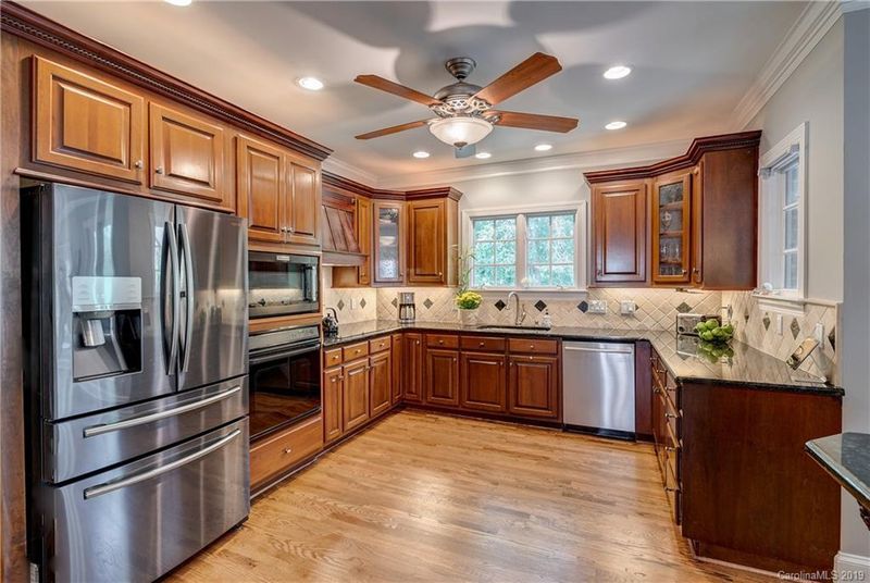 7016 Meadow Run Ln, Charlotte, NC 28277