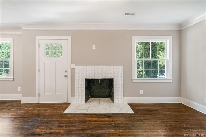 518 Ambassador St, Charlotte, NC 28208
